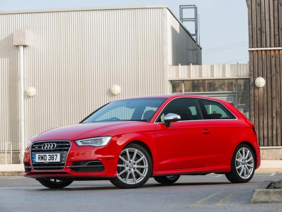  Audi S3 (8V) 2013 года  (UK) (фото 2 из 21)